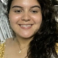 mulher jovem sorrindo